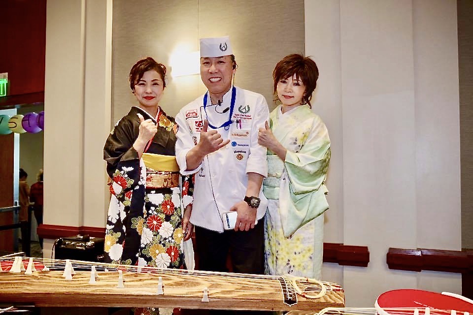 ハリウッドで行われたJapanese Food Expo でお琴を演奏
