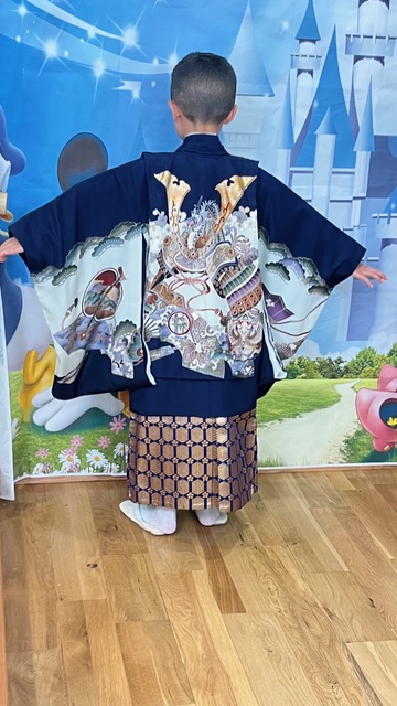 七五三　男の子　後ろ姿